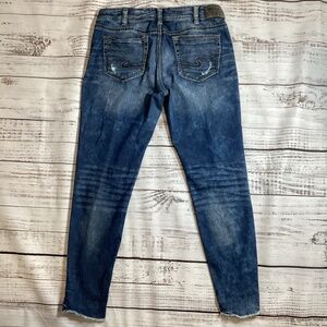 1198. Silver Distressed Suki Jeans Size 32x27.5"
